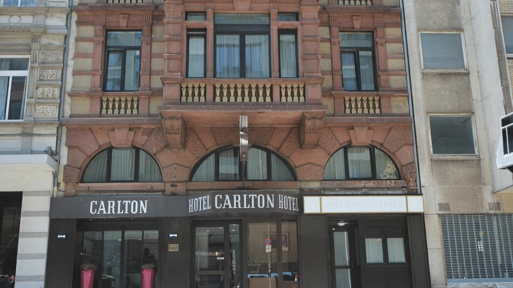 Hotel central photo Carlton Hotel