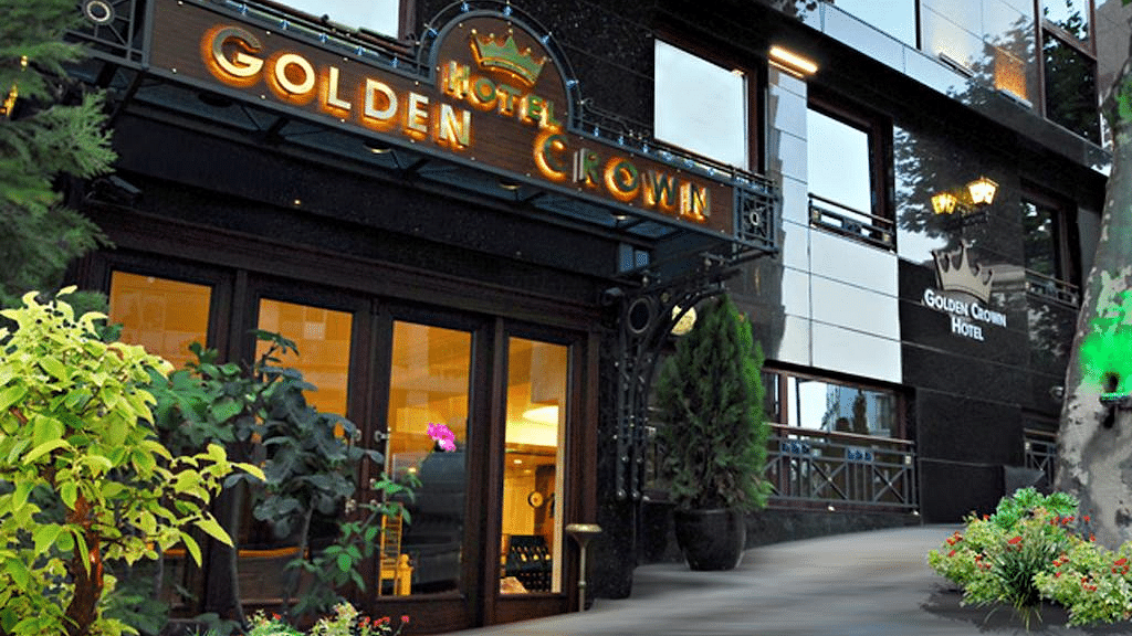 Hotel central photo Golden Crown Hotel