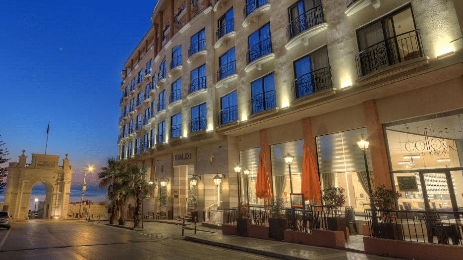 Hotel central photo Golden Tulip Vivaldi