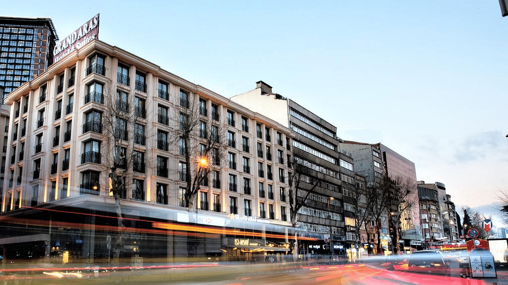 Hotel central photo Grand Aras Hotel & Suites