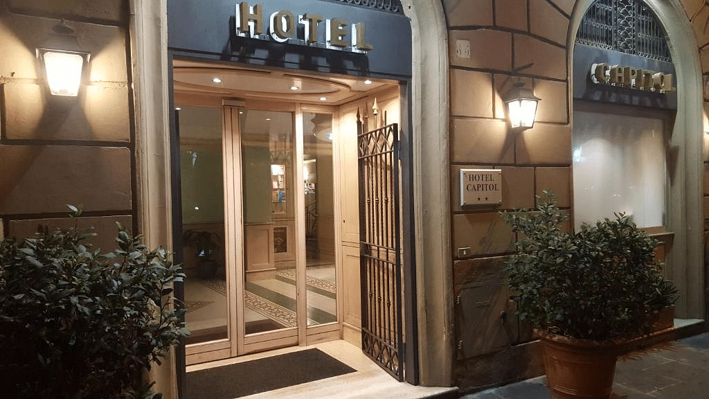Hotel central photo Hotel Capitol