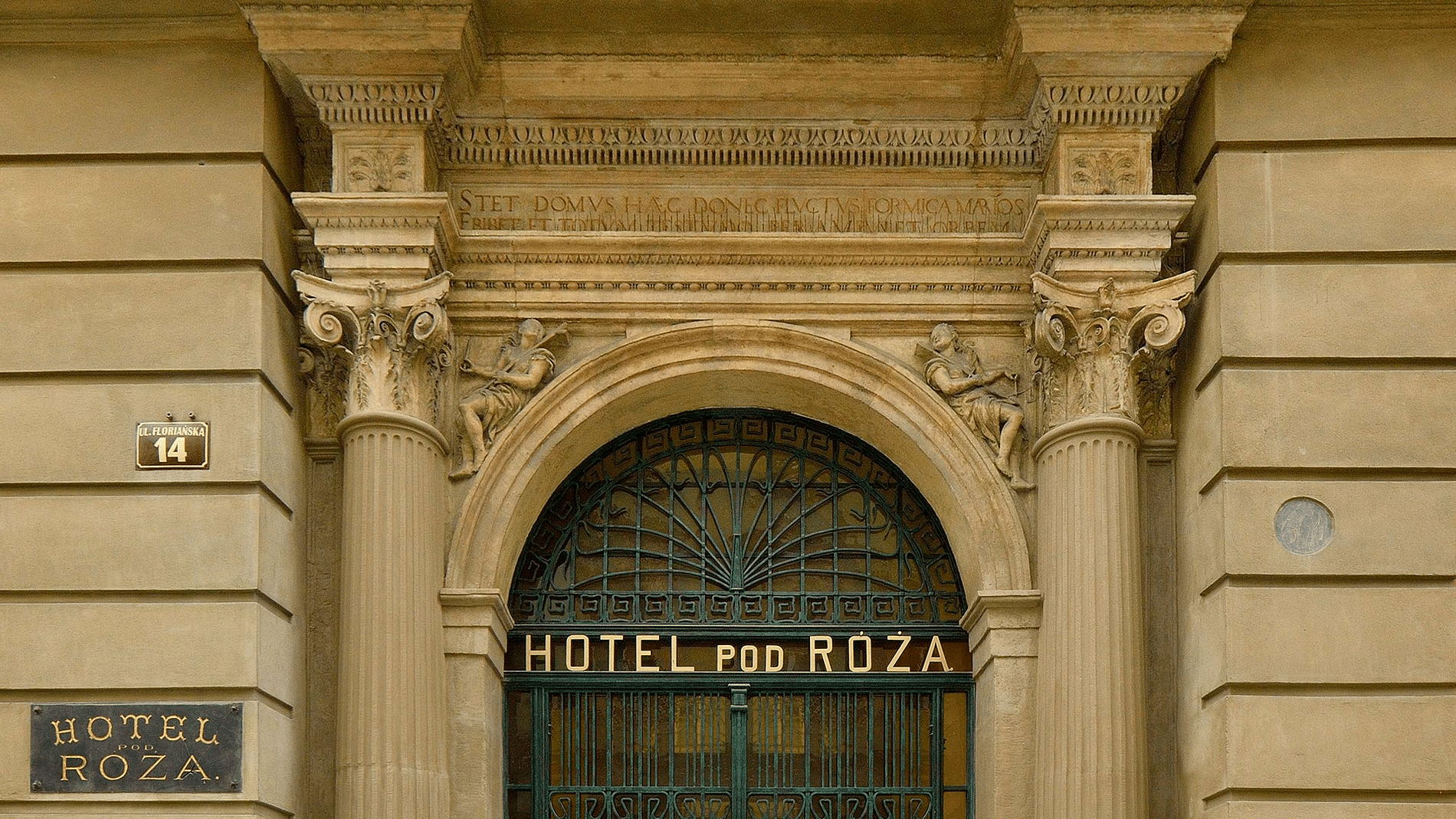 hotel pod czarną różą toruń