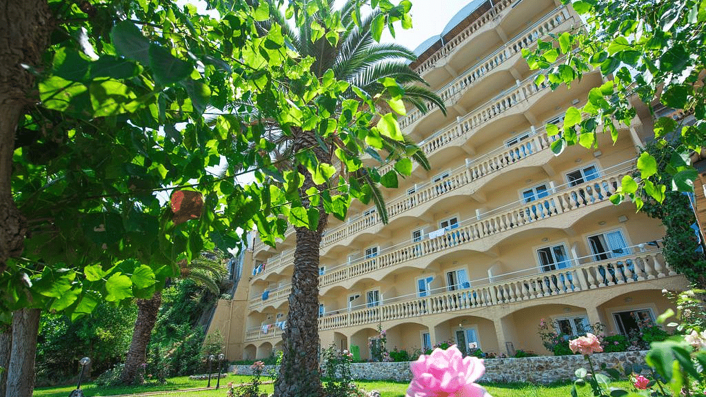Hotel central photo Pontikonissi Hotel