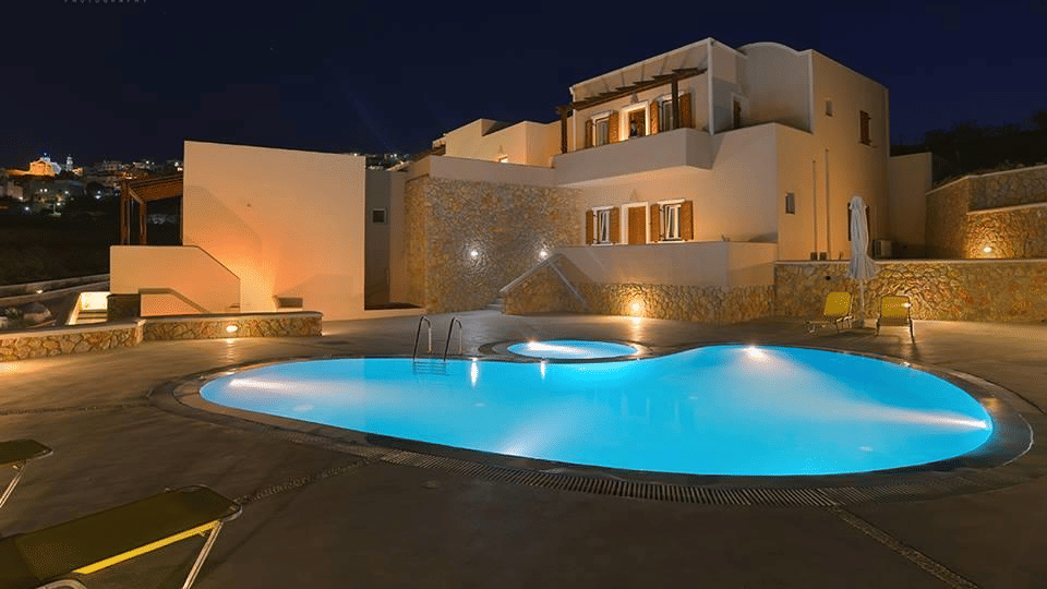 Moonlight Apartments www.1824.gr