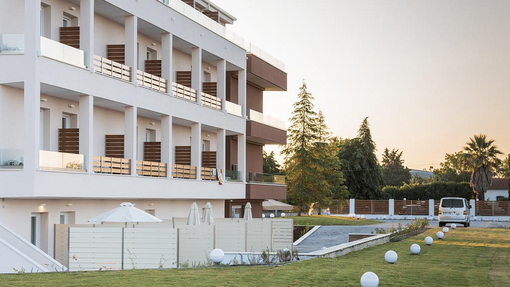 Photo centrale d'hôtel Mythic Summer Hotel