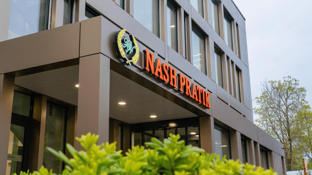 Photo centrale d'hôtel Nash Pratik Hotel
