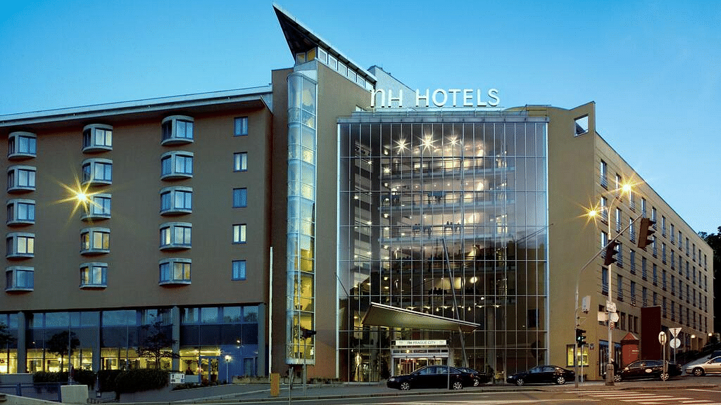 Hotel central photo NH Prague City