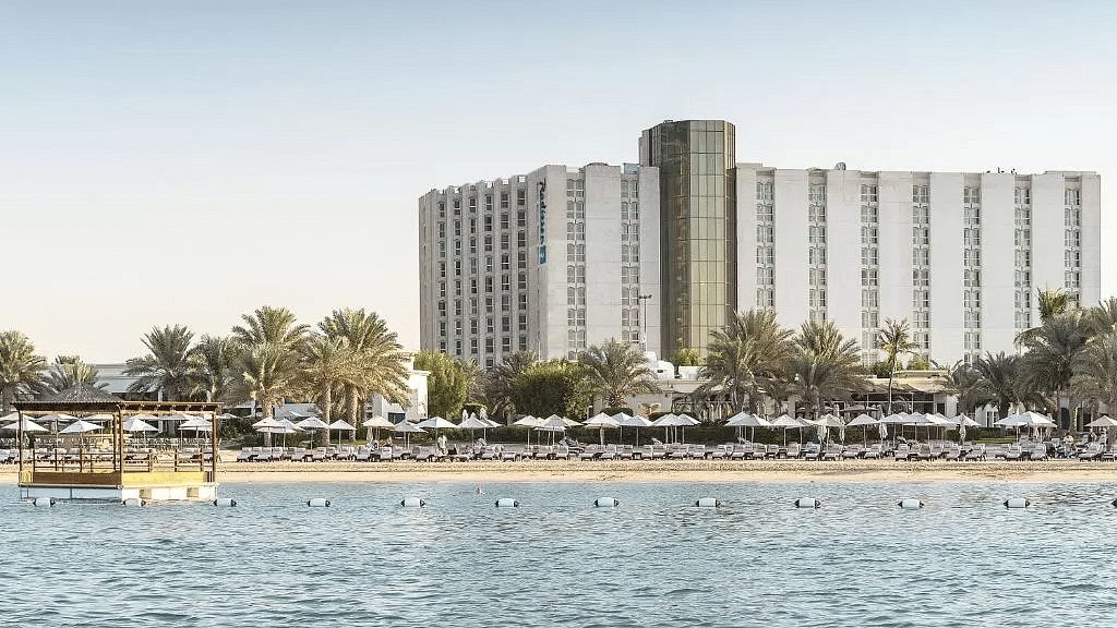 Hotel central photo Radisson Blu Hotel & Resort, Abu Dhabi Corniche