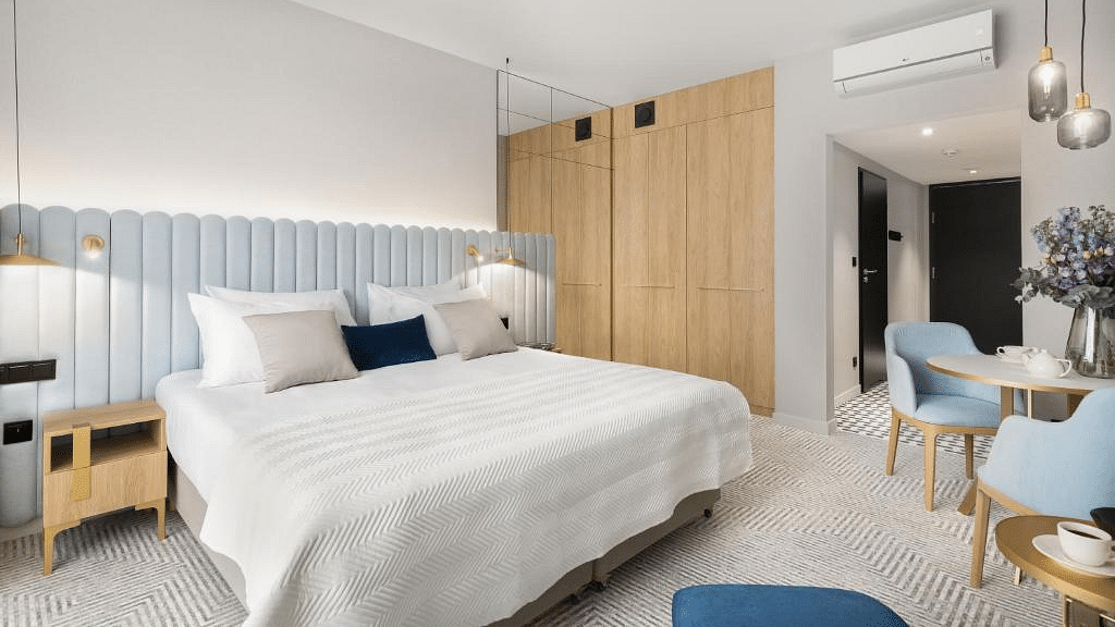 Hotel central photo Royal Tulip Warsaw Apartments