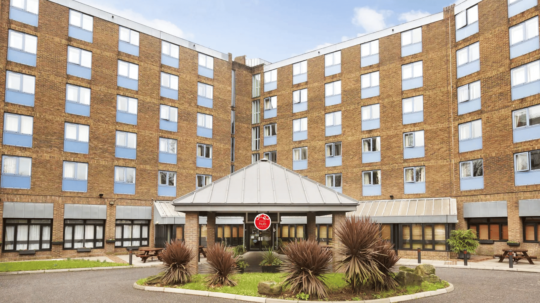 Waterloo Hub Hotel and Suites